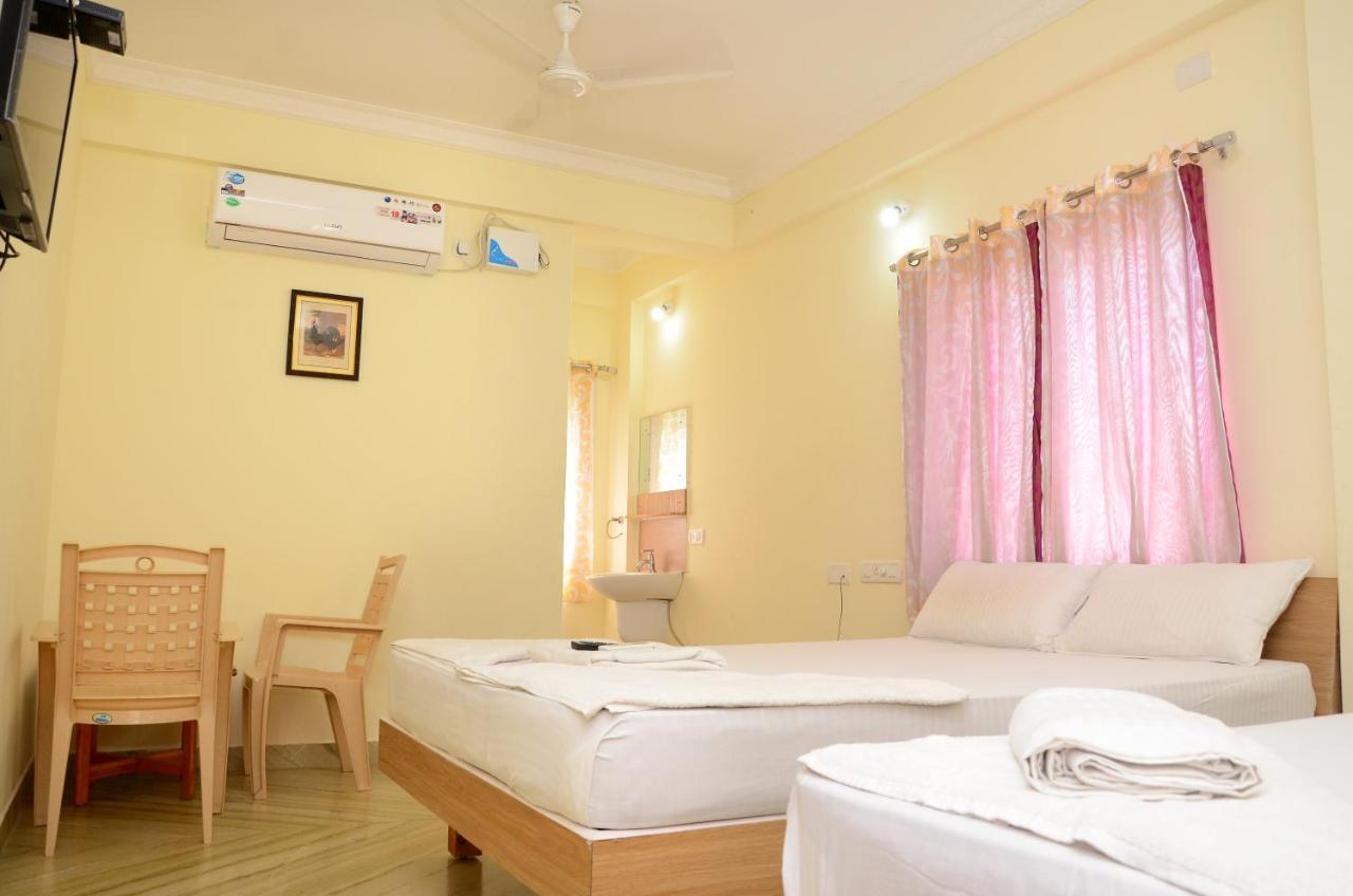 Hari Iyer Residency Hotel Tiruchchendur Exterior photo