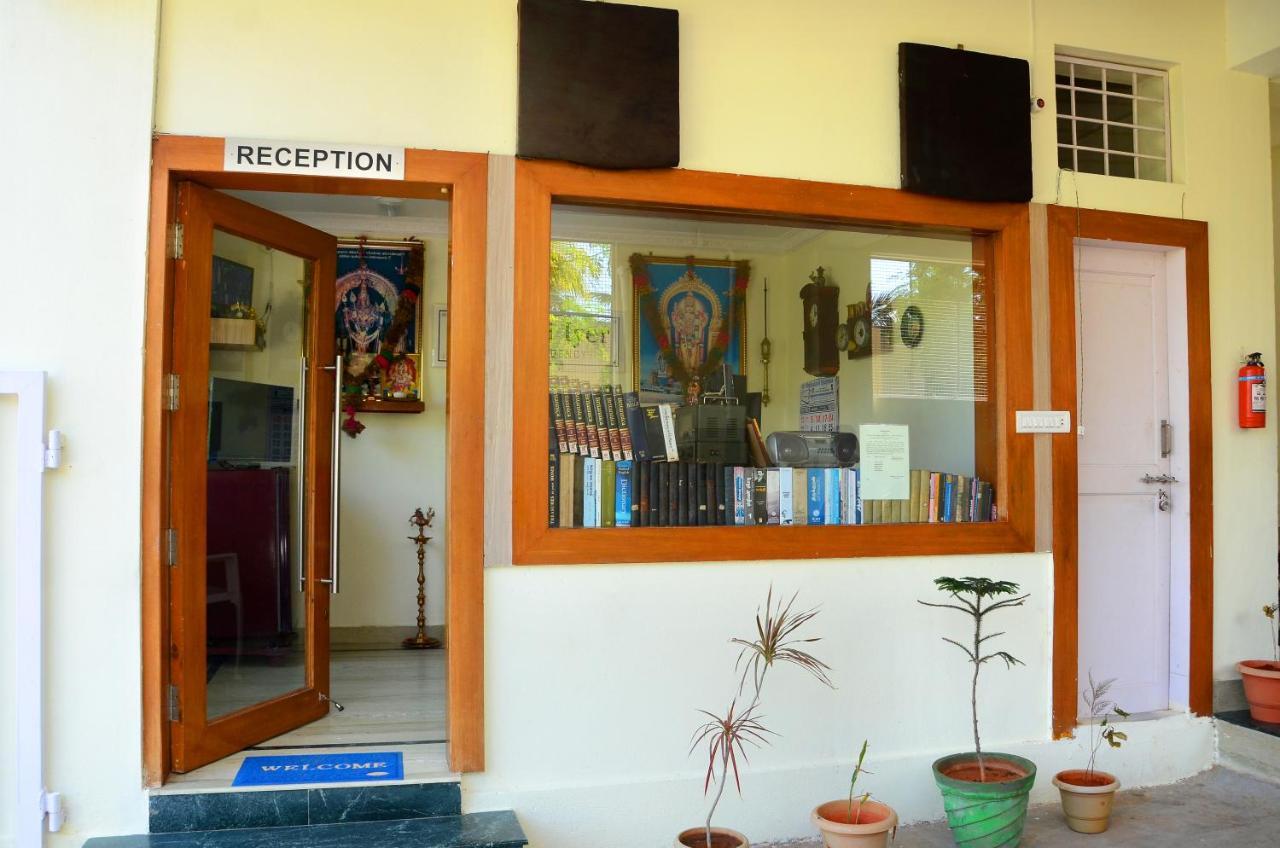 Hari Iyer Residency Hotel Tiruchchendur Exterior photo