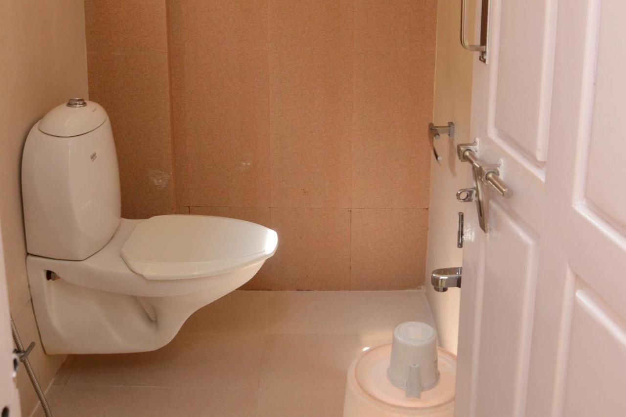 Hari Iyer Residency Hotel Tiruchchendur Exterior photo