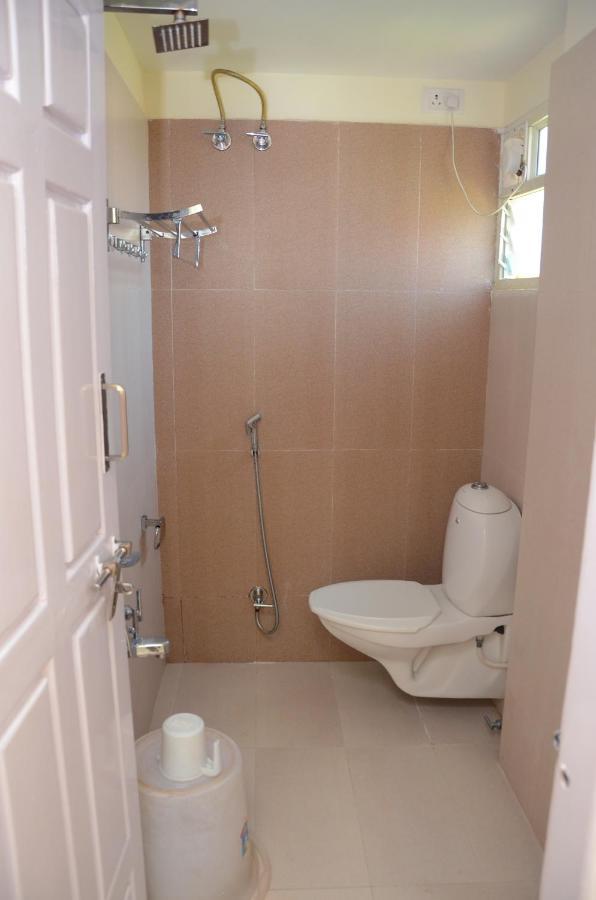 Hari Iyer Residency Hotel Tiruchchendur Exterior photo